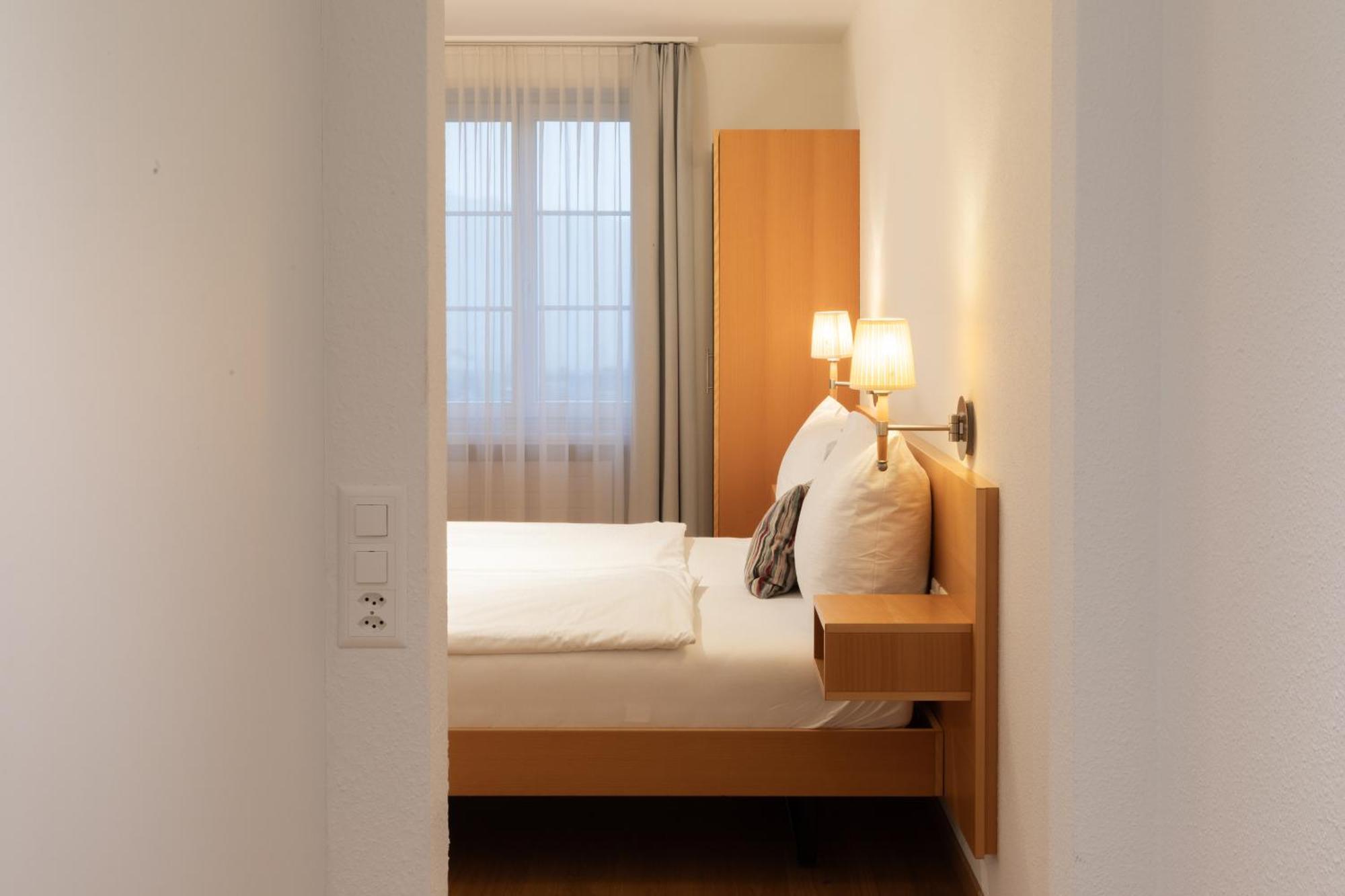 ไวส์เซส เริสลี สวิส ควอลิตี้ โฮเต็ล Hotel ชวีซ ห้อง รูปภาพ